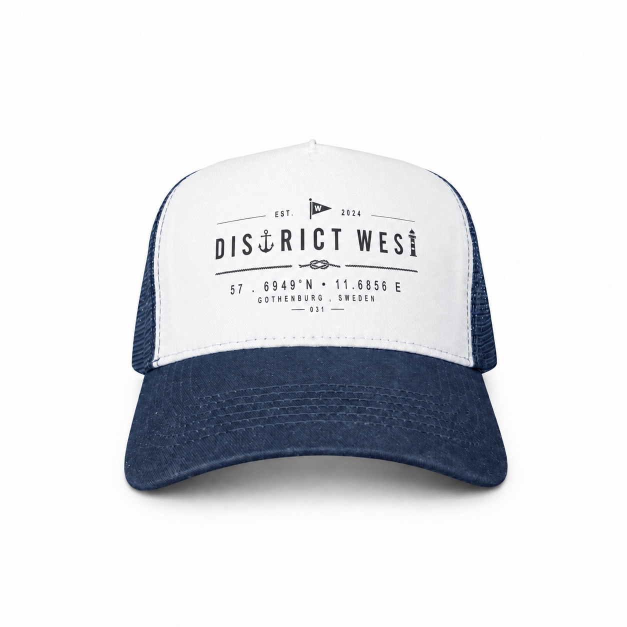 District West Trucker Cap Navy/White — rakt framifrån