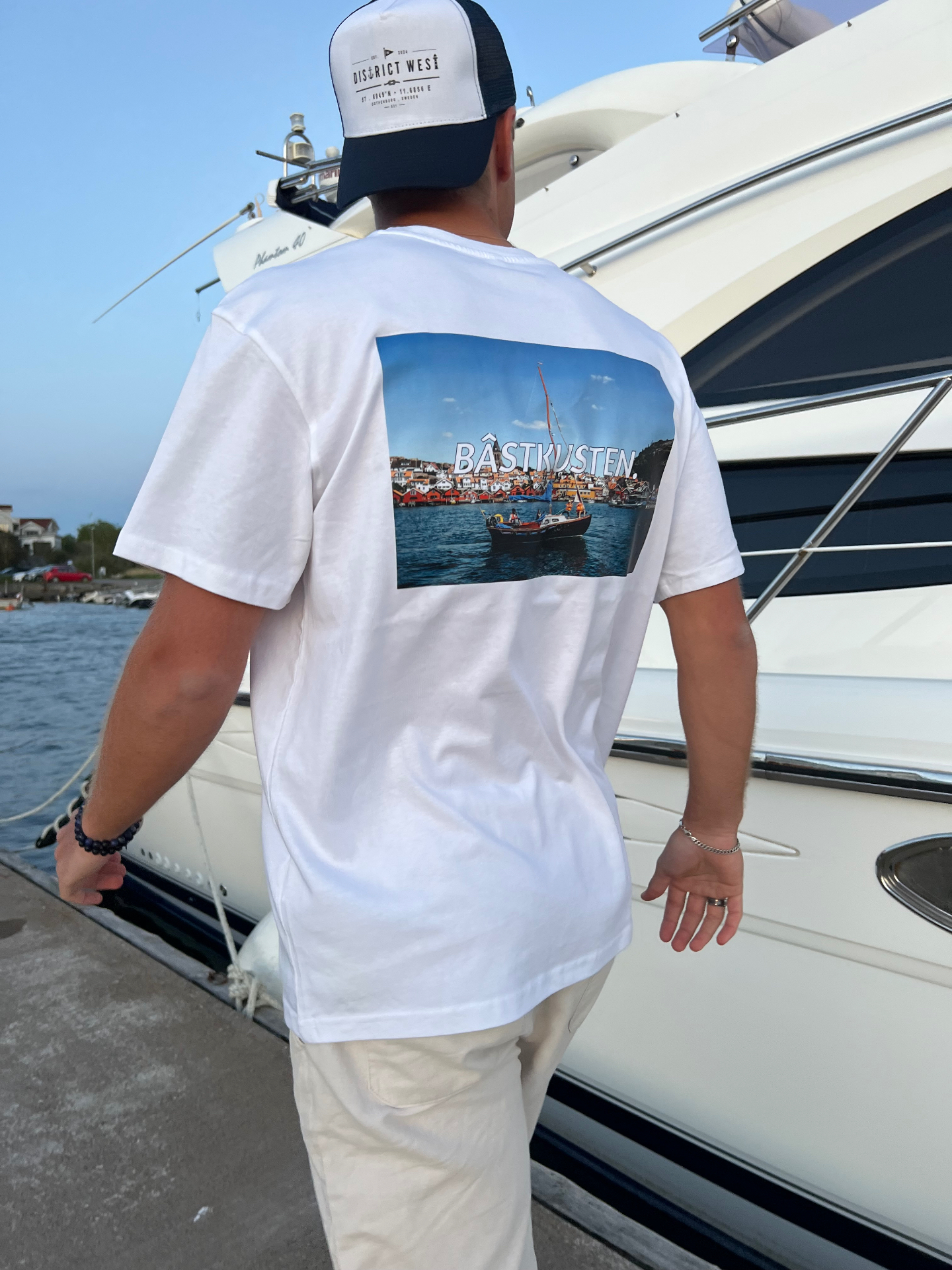 District West — Båstkusten tee